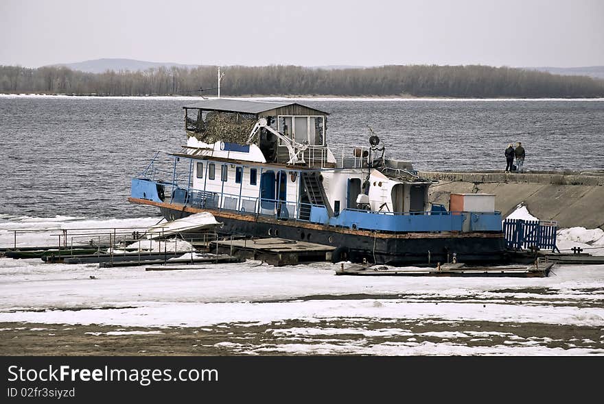 Lone ship in the ice.