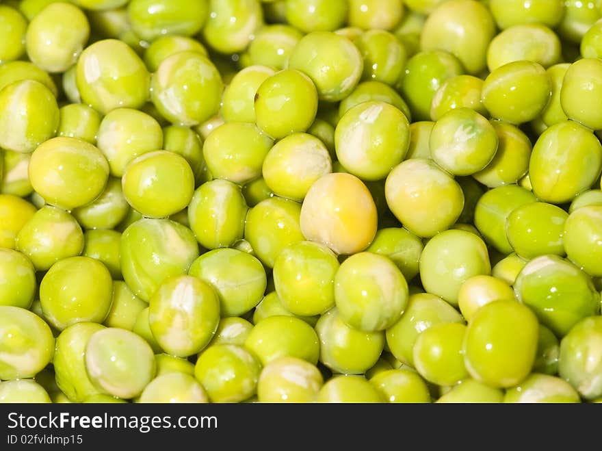 Cluster of fresh green peas