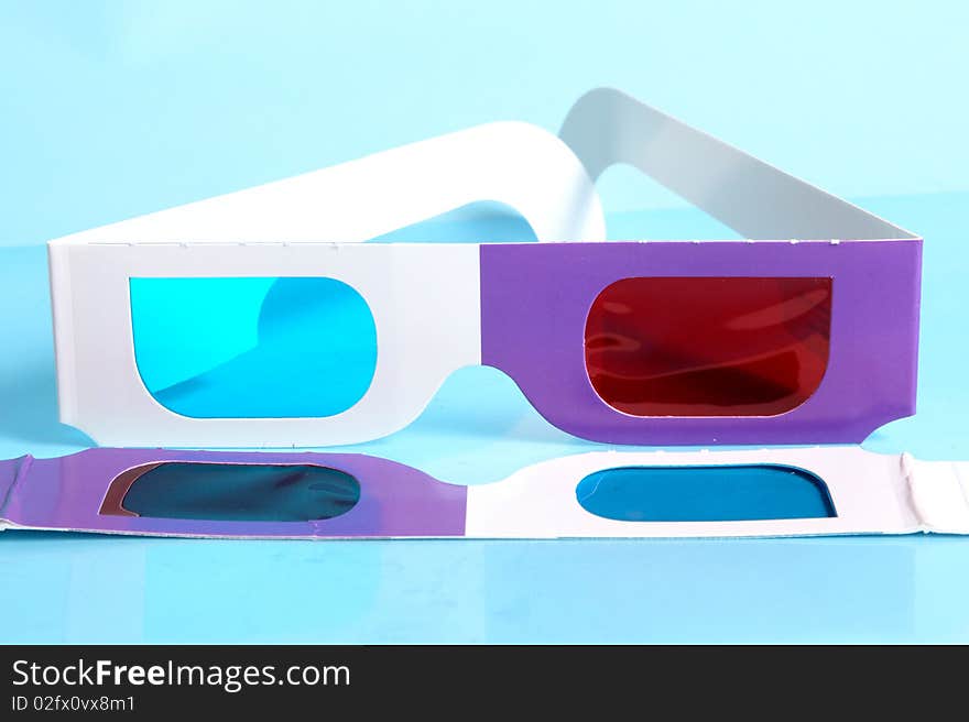 Glasses for the volumetric image with lenses of red and blue color.