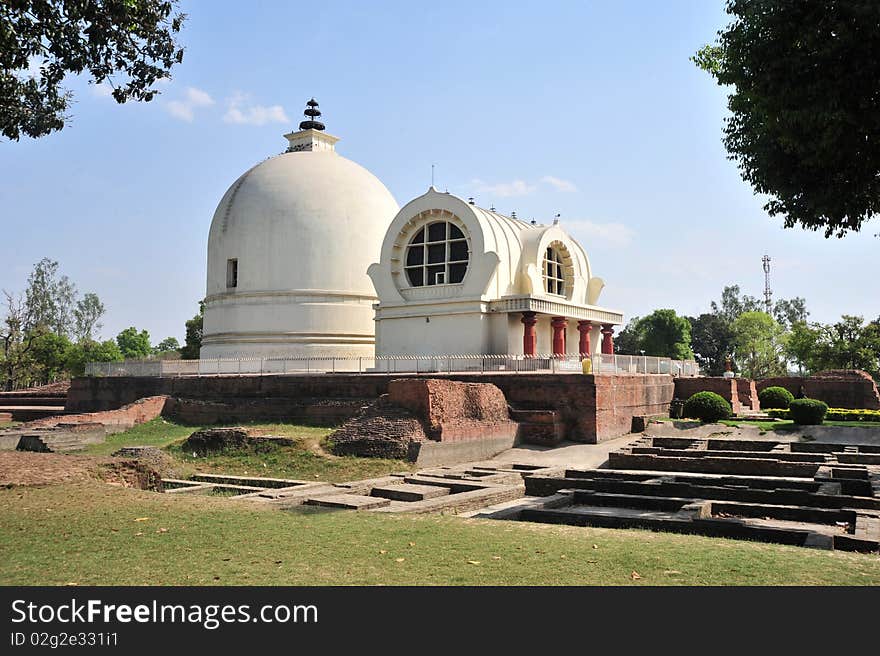 Imaging Buddhist art fair in India