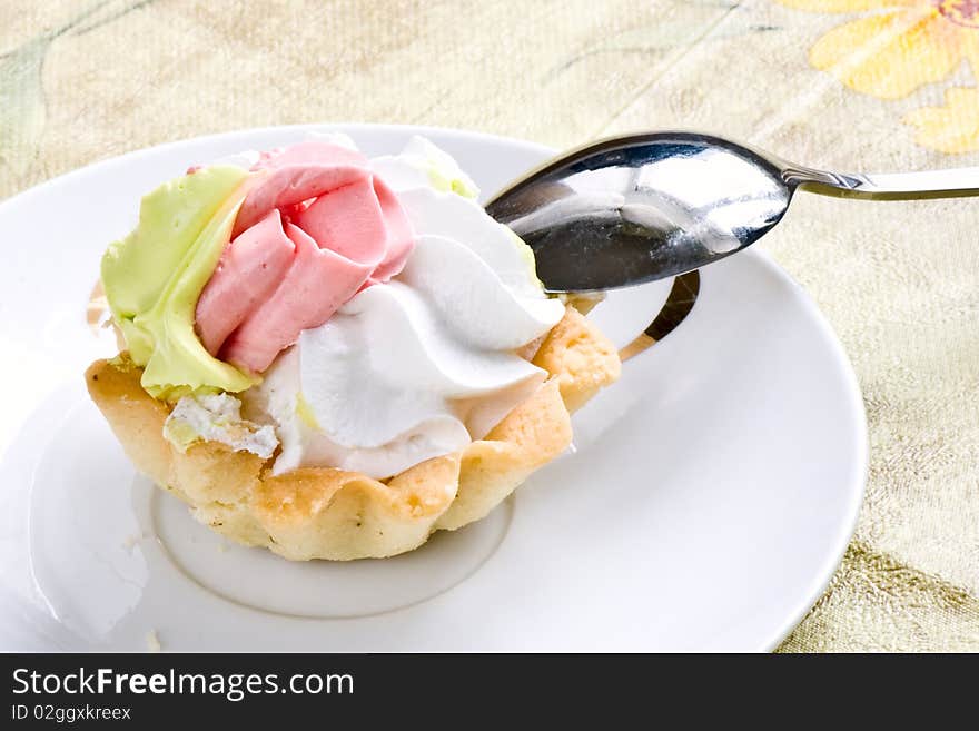 Tartlets with cream