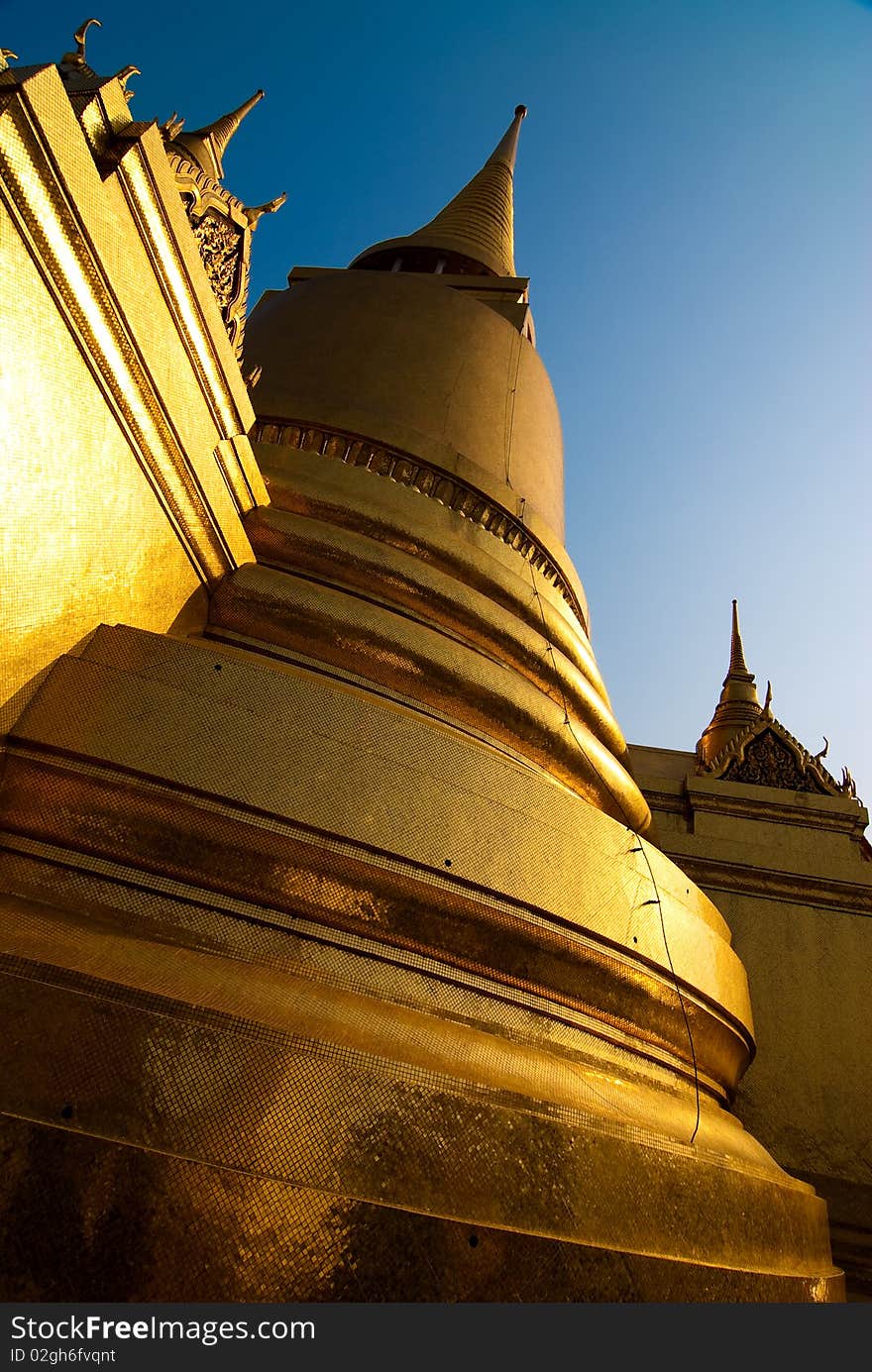 Wat Phrasrirattana Sasadaram (Wat Phra Kaeo)