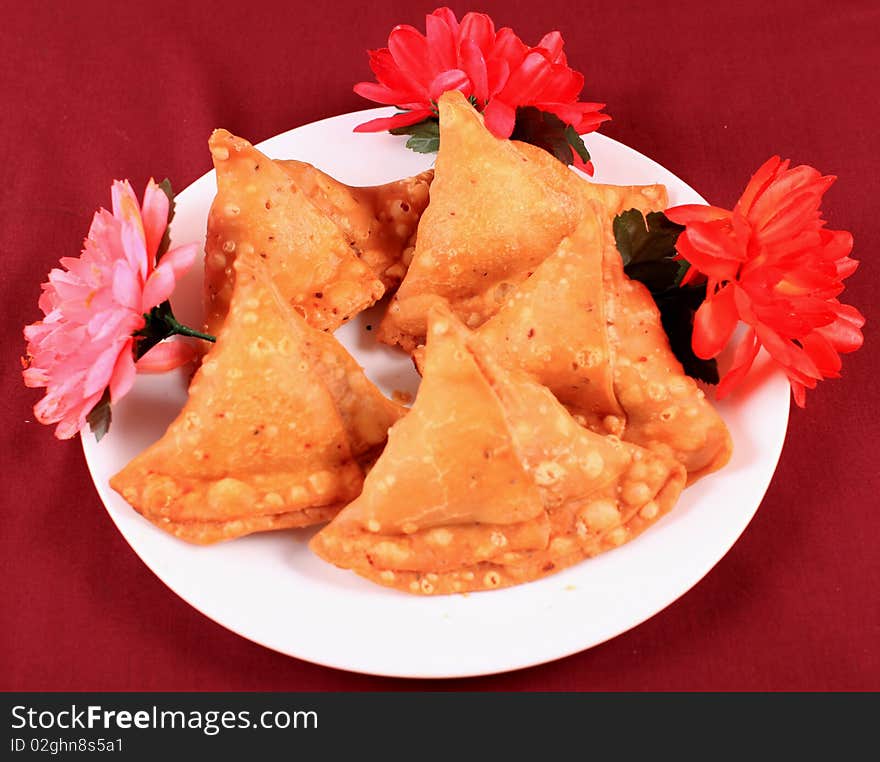 Samosas in plate