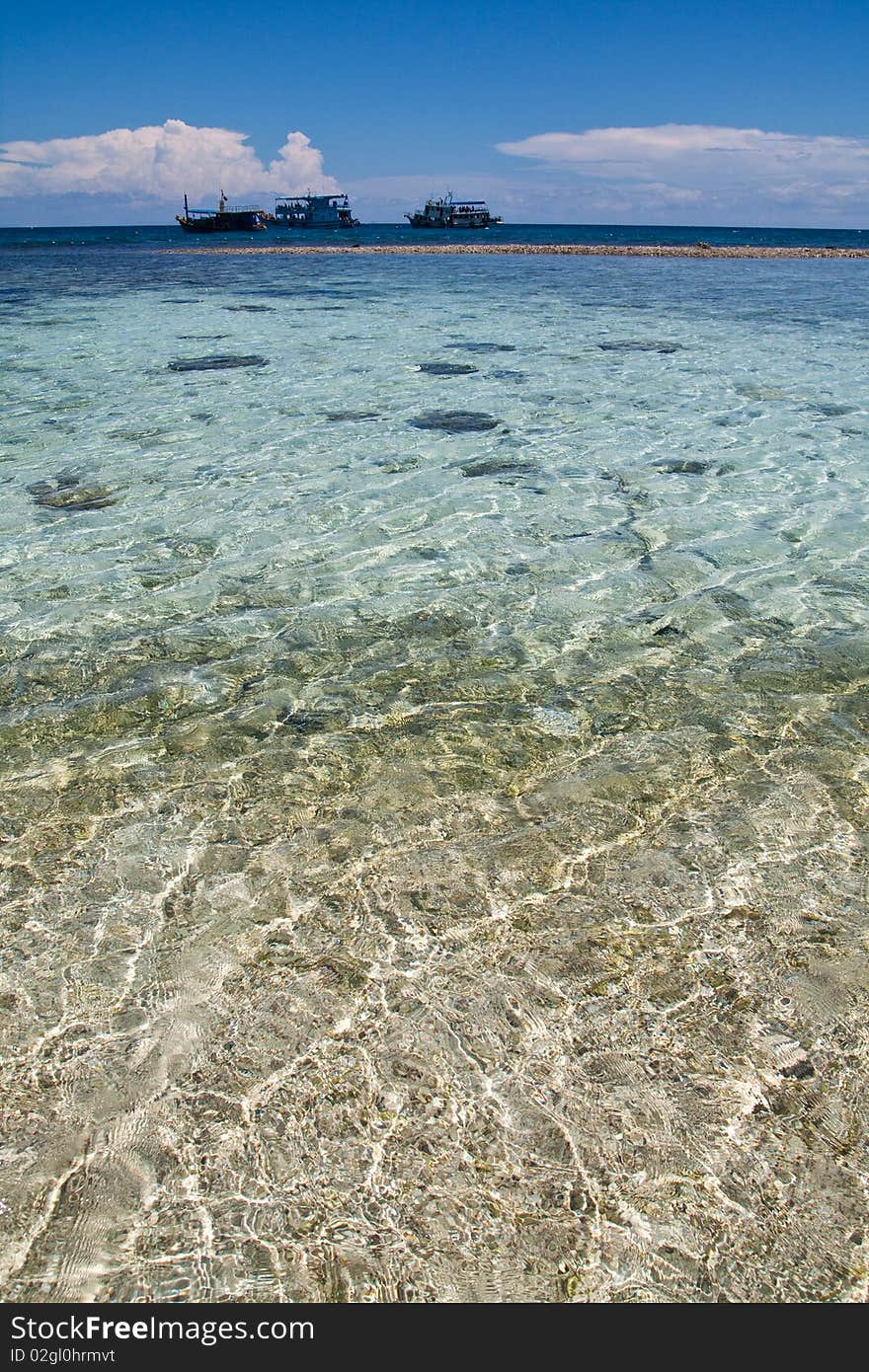 Nang-Yuan Transparent Sea