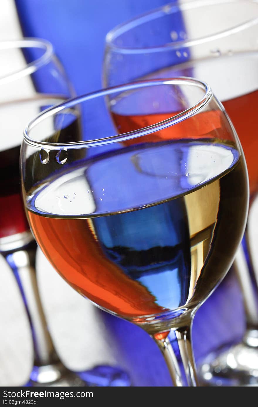 Glasses with red and white wine