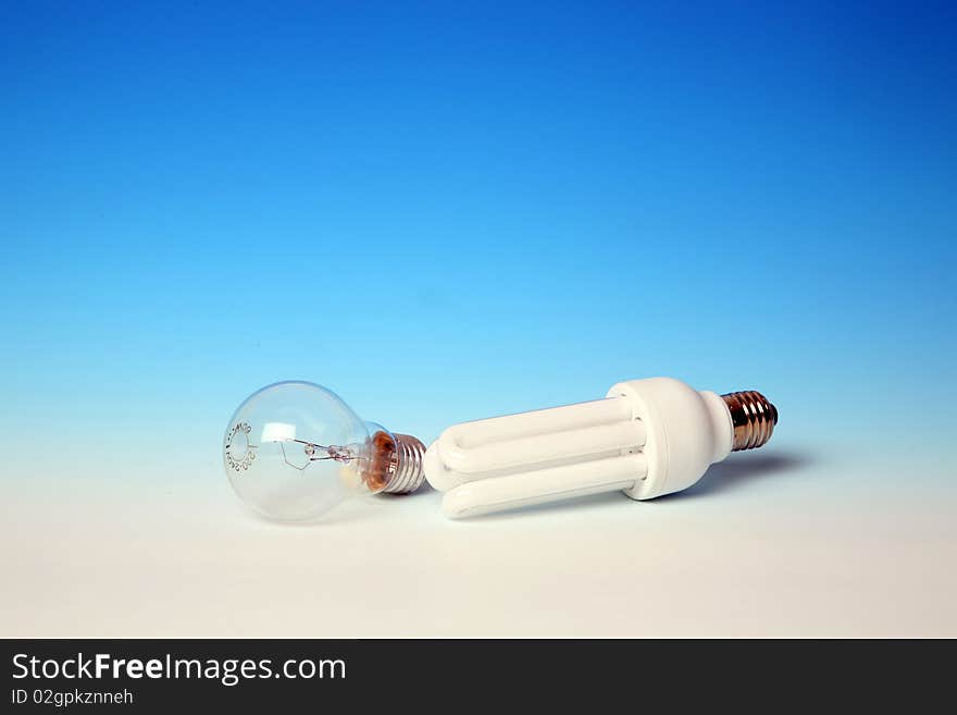 Energy-efficient vs normal light bulbs