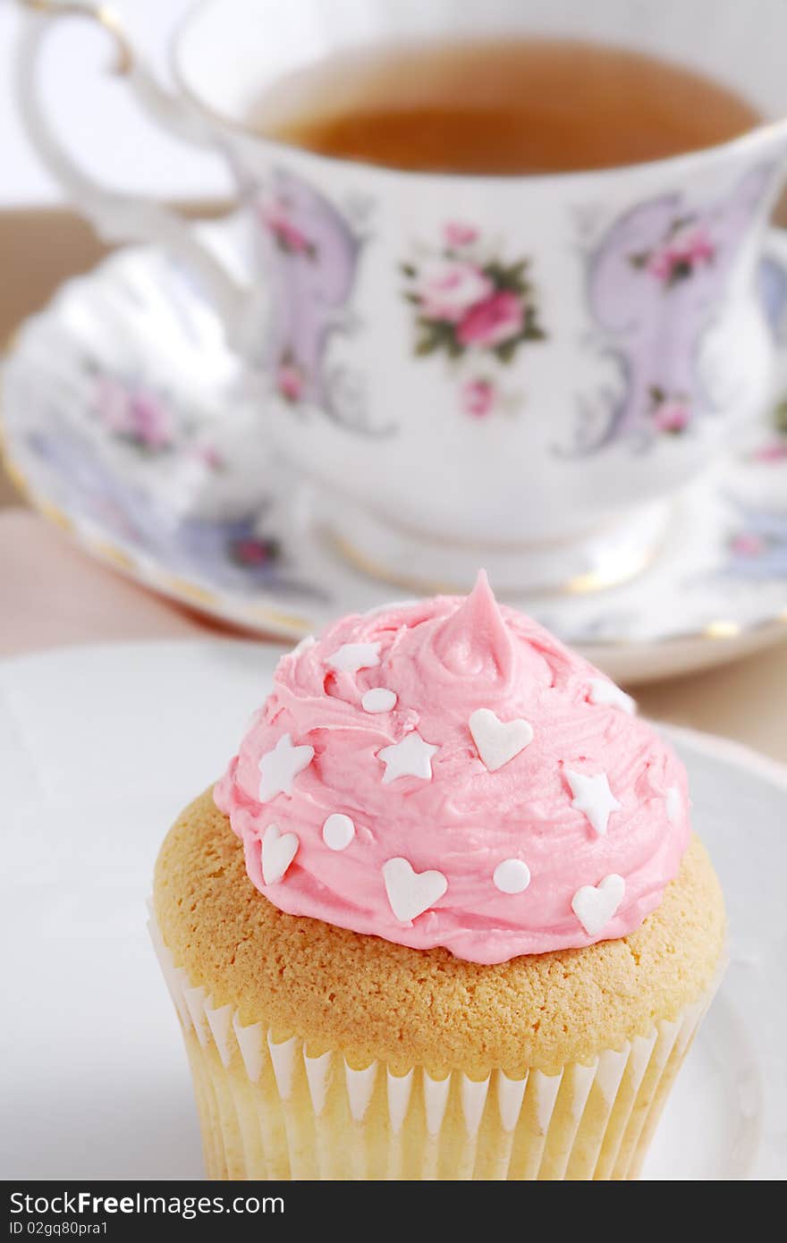 Cupcake and tea