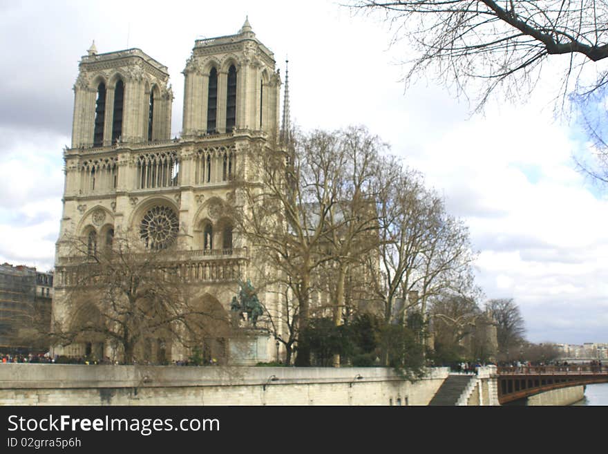 Notre Dame seen from the boats that sail the Seine