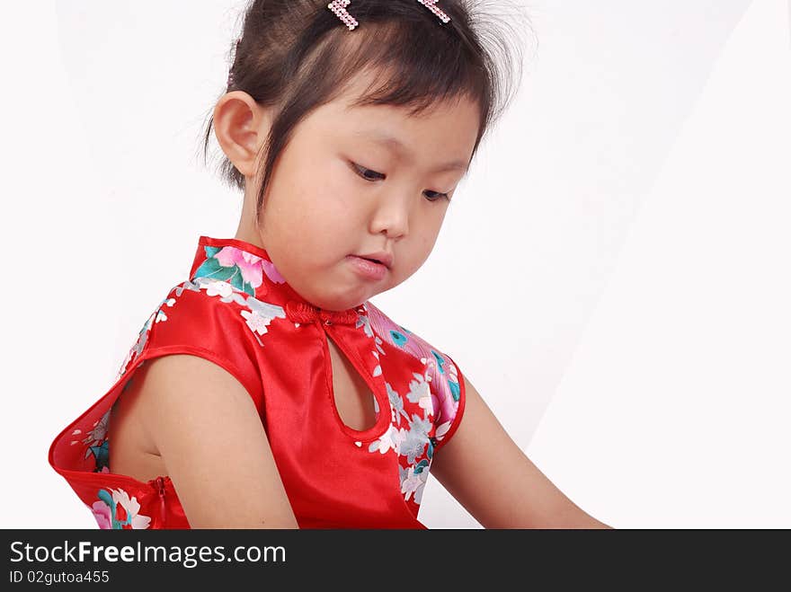 Wearing a cheongsam with Chinese characteristics, children