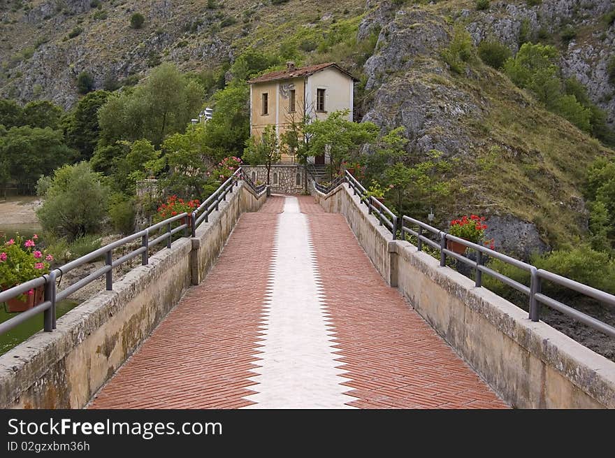 Bridge and house on the italian appennine mountains