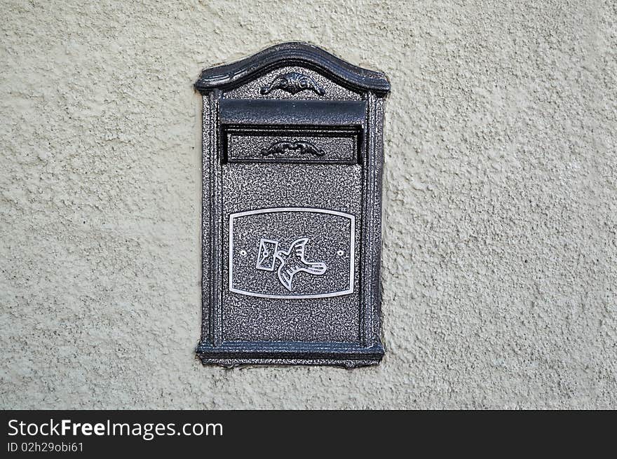 Metal mailbox