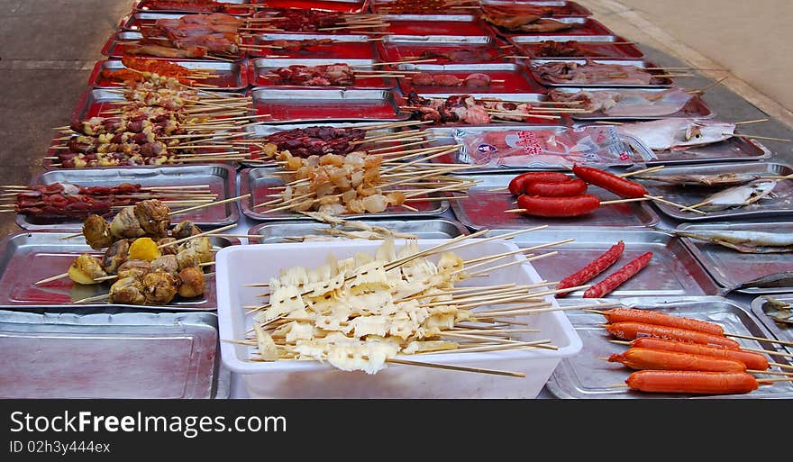 Unprepared fast food. Market in China.