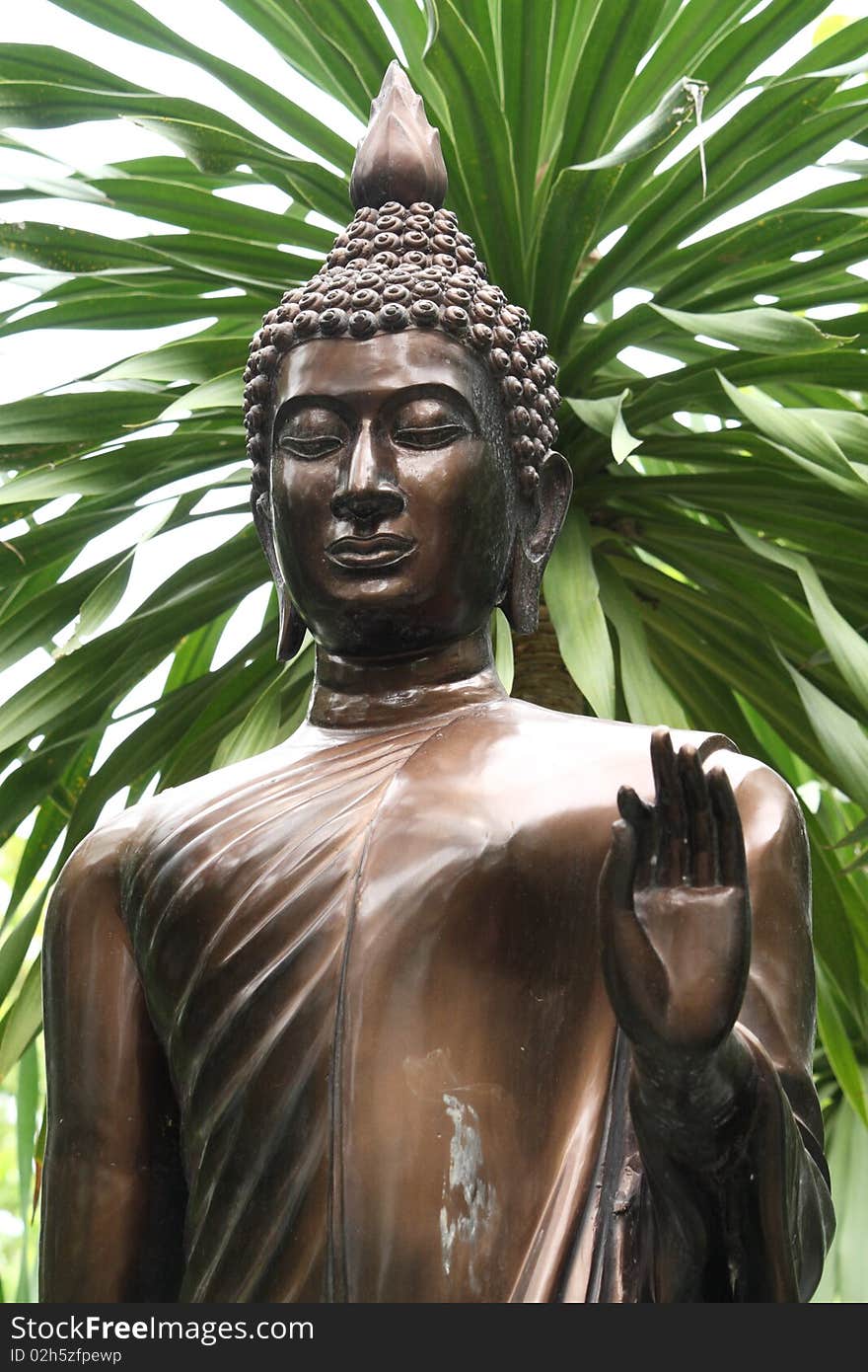 Standing buddha statue