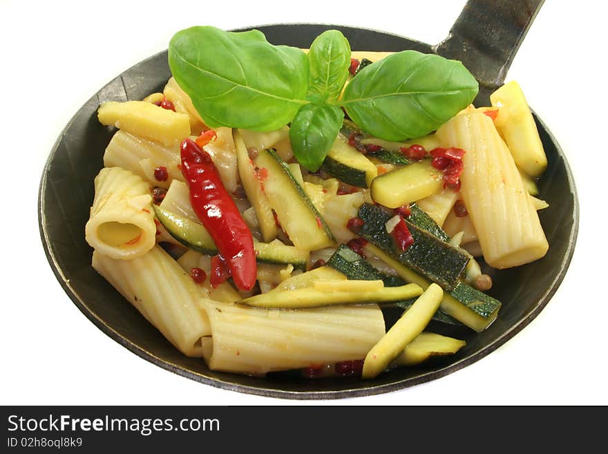 Tortiglione with fiery chili zucchini