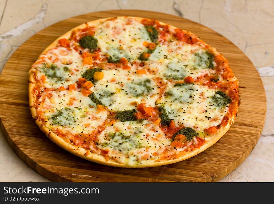 Pizza with Broccoli and Mozzarella