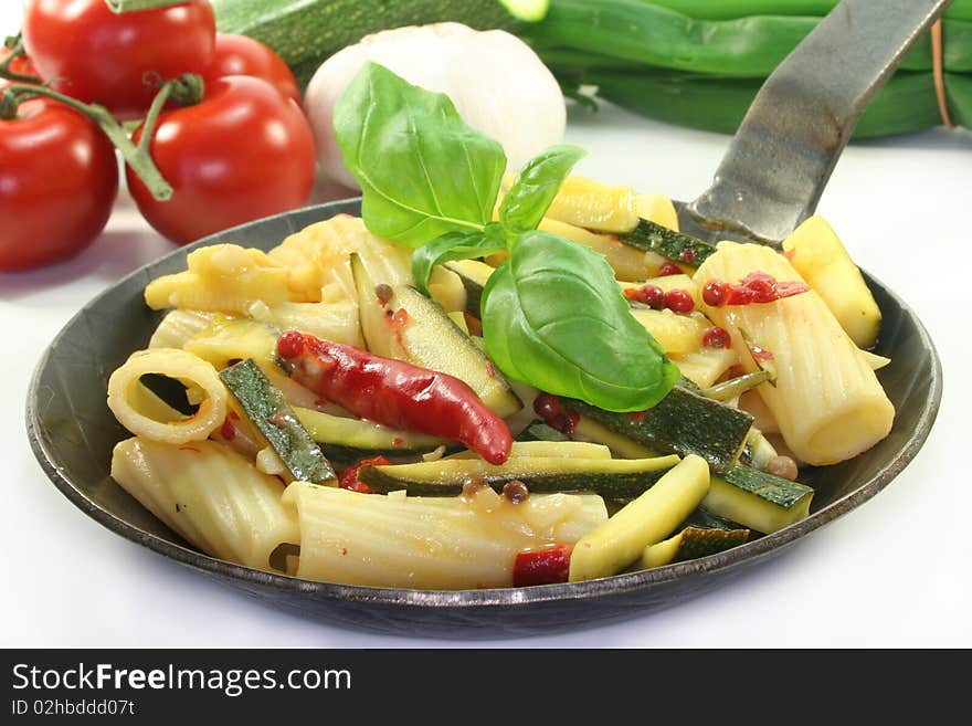 Tortiglione with fiery chili zucchini