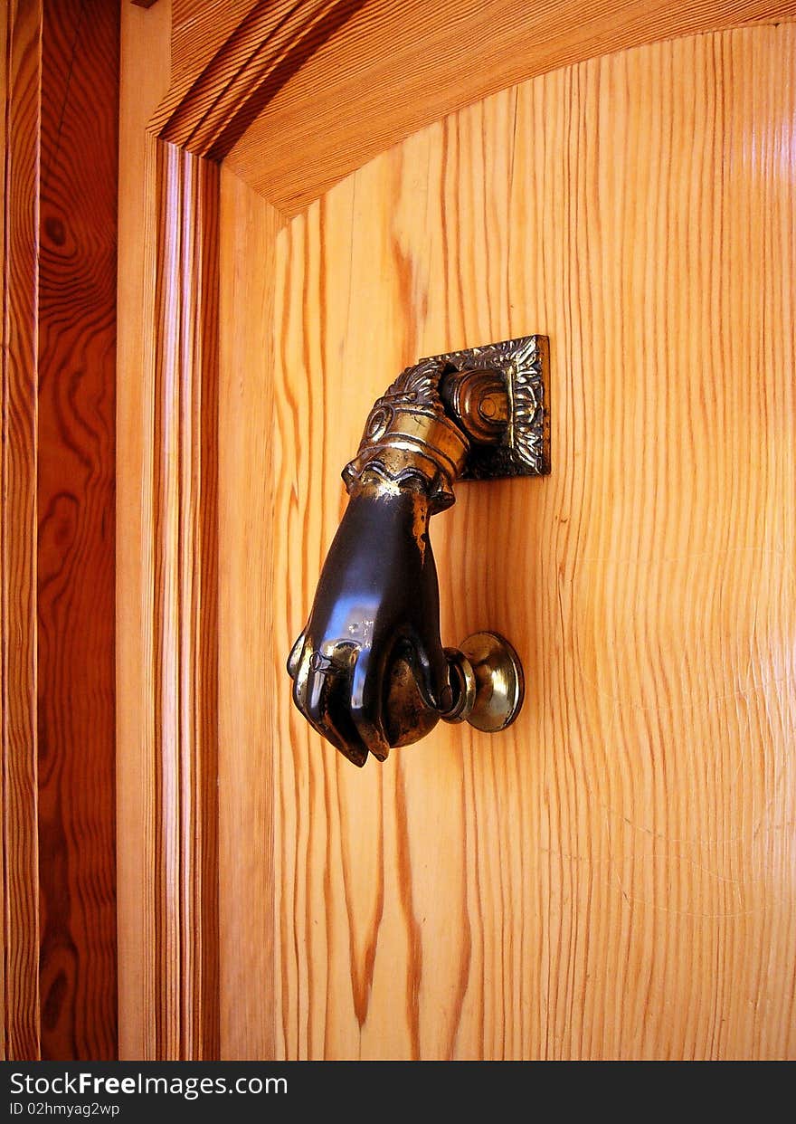 Door hammer