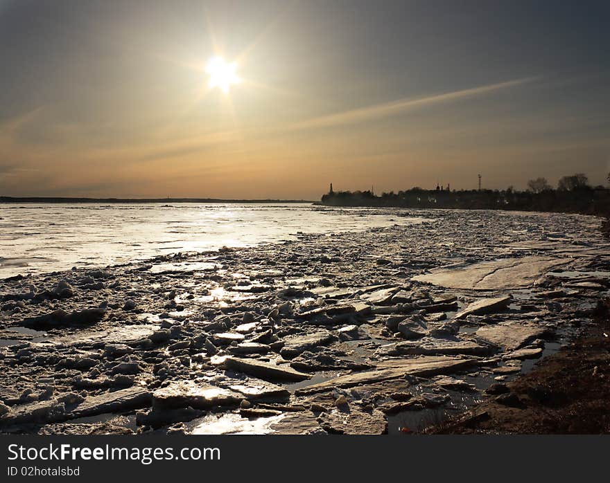 The movement of ice on the river. The movement of ice on the river.