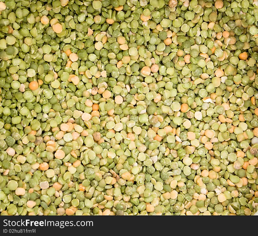 Green and yellow split peas