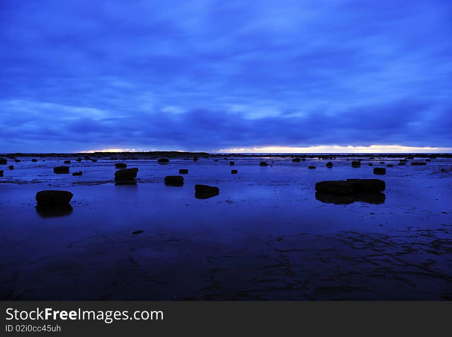 Took before sunrise in Long Reef, Sydney, near Dee Why beach. These rocks looks funny. Took before sunrise in Long Reef, Sydney, near Dee Why beach. These rocks looks funny.