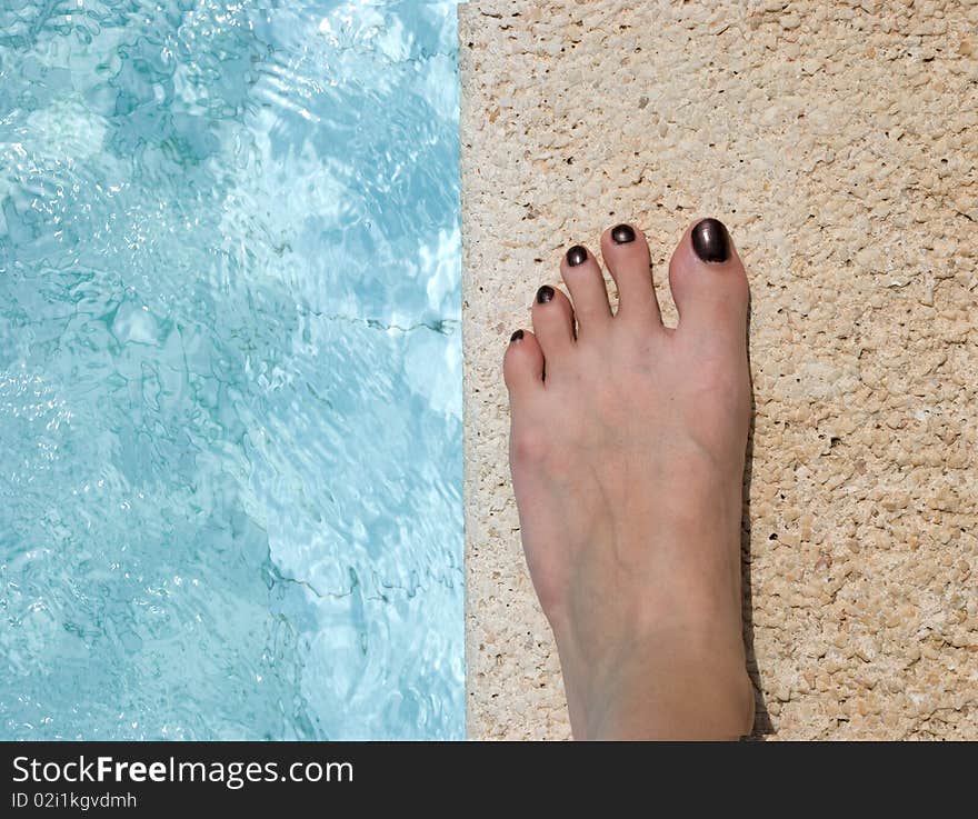 Split image, with water and a feet. Split image, with water and a feet