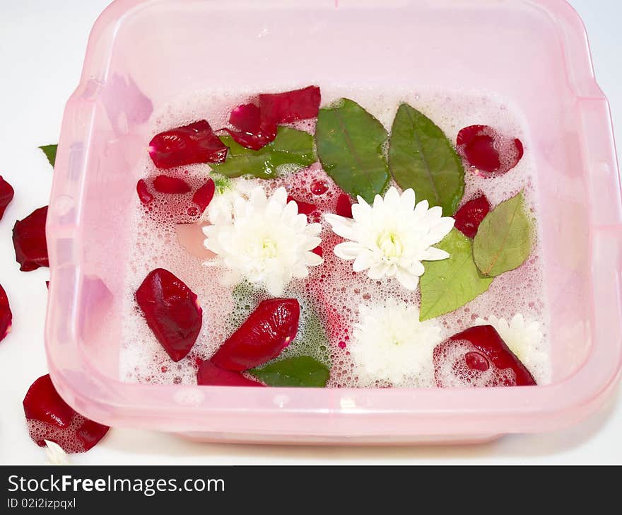 Bath for an aromatherapy prepared for a session