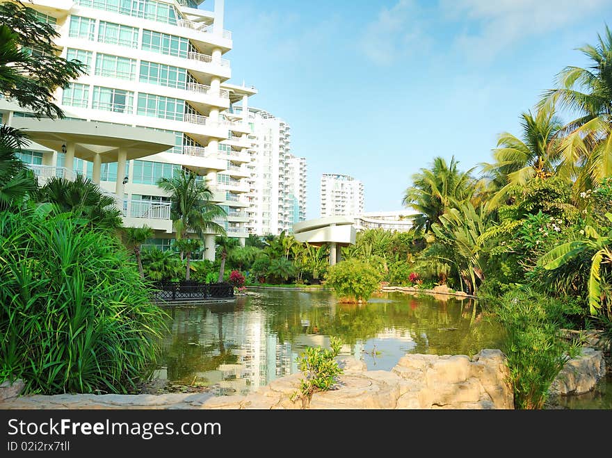 Hotel-style apartment backyard landscape