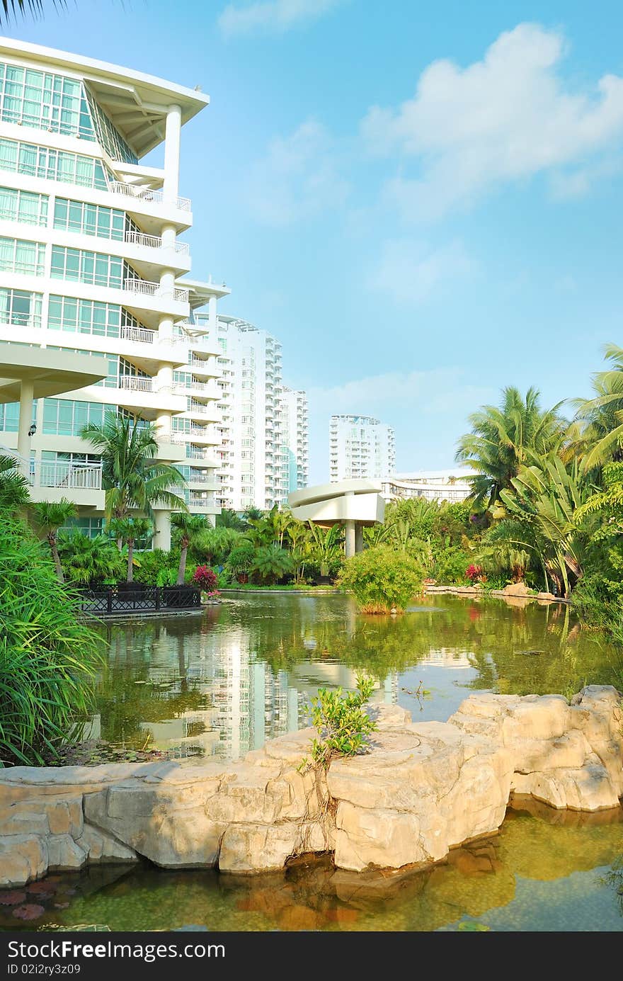 Hotel-style apartment backyard landscape