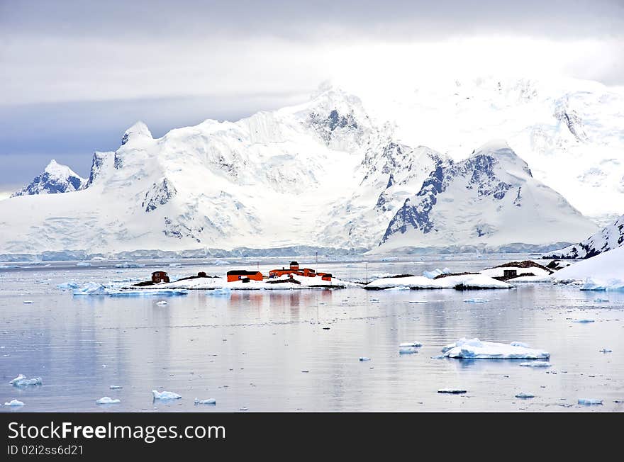 Paradise Harbour is one of the few natural habours on the Antarctic Peninsular and a popular stop for Antarctic Cruise Ships. Paradise Harbour is one of the few natural habours on the Antarctic Peninsular and a popular stop for Antarctic Cruise Ships