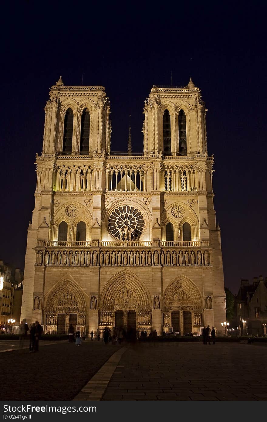 Night View  Of  Notre Dame De Paris