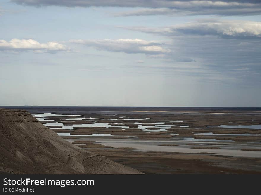 Sudochie Lake, Usturt Plateau