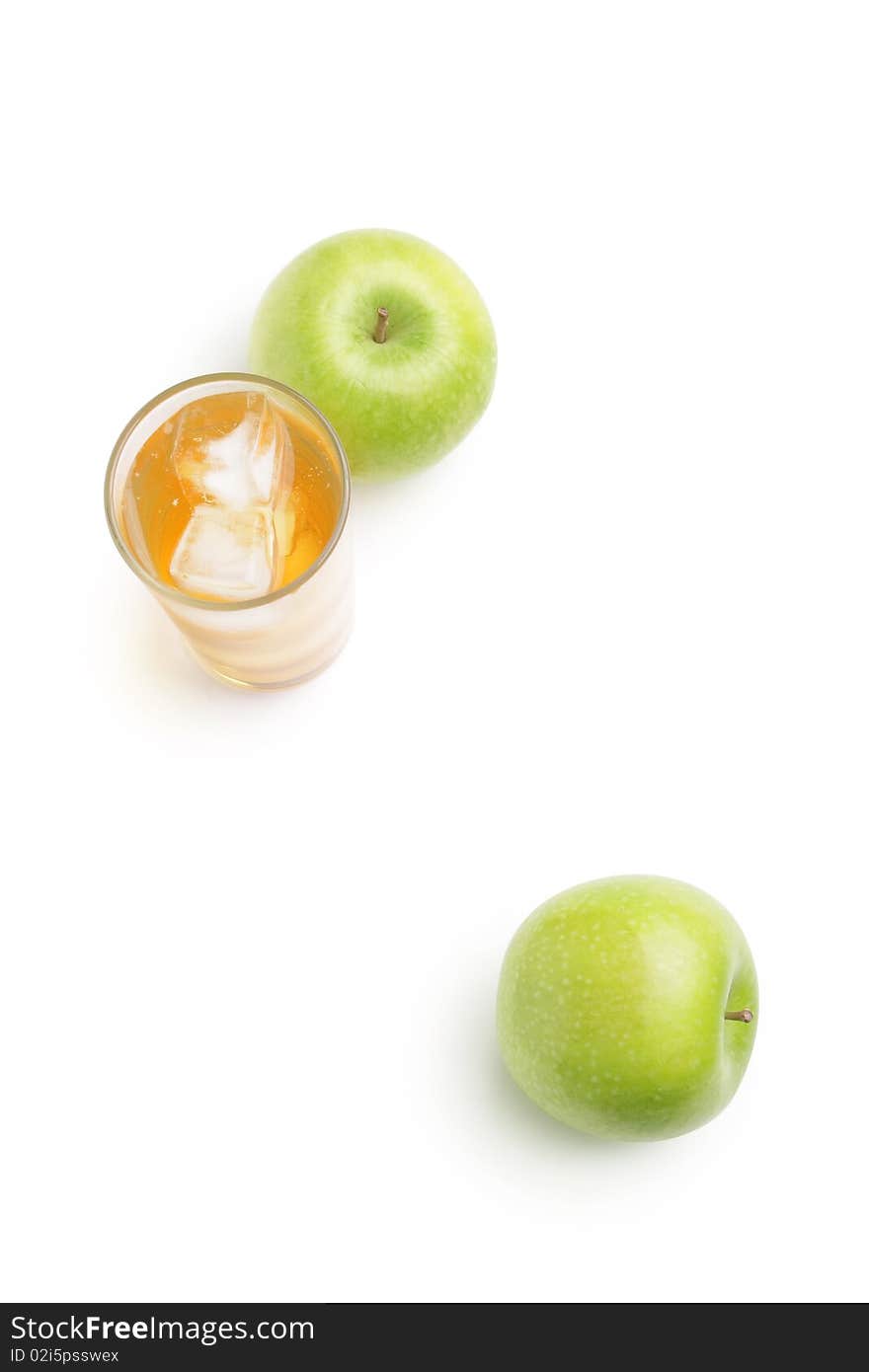 Ripe apple and juice on white background (isolated, clipping path)