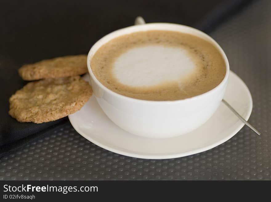 Cappuccinowith cookies