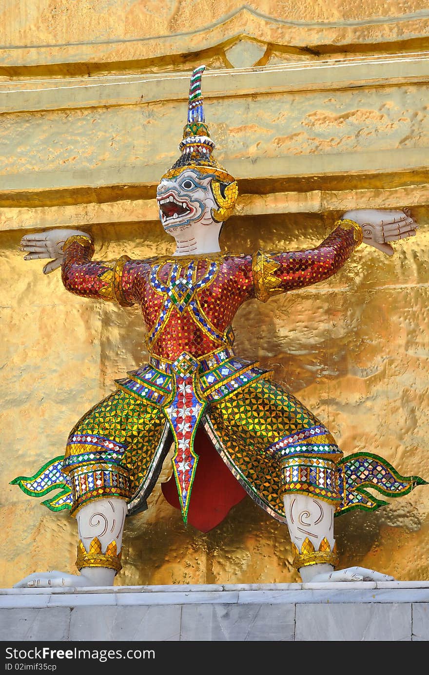 This is thai style statue has been arounding the pagoda ,some part of emerald buddha temple.