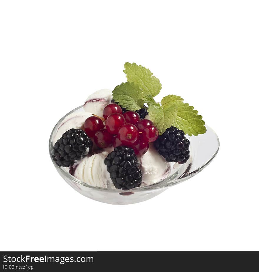 Ice cream with berries 4