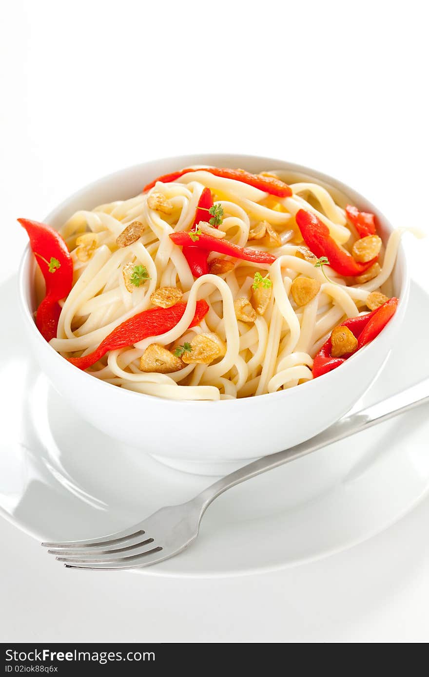 Spaghetti bowl with garlic and red pepper