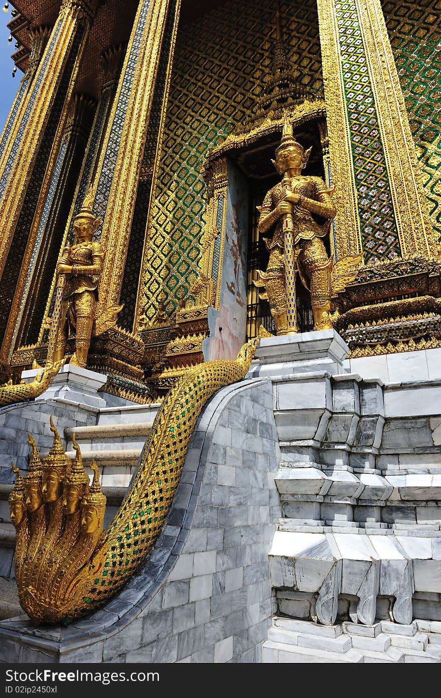 Giant in Wat Prakaew