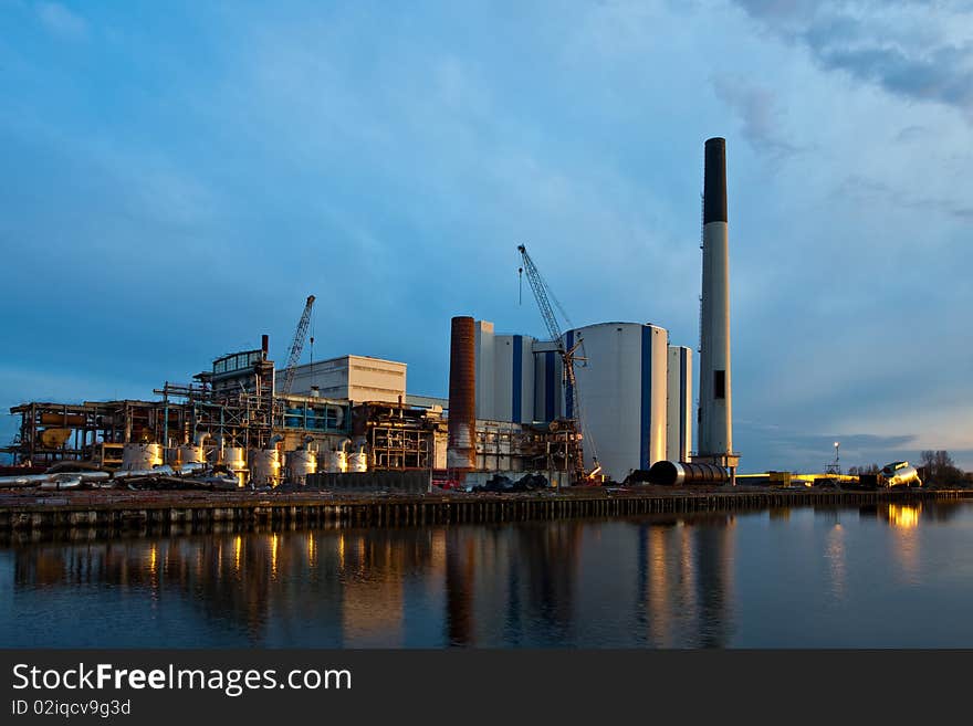 Demolition of an industrial factory