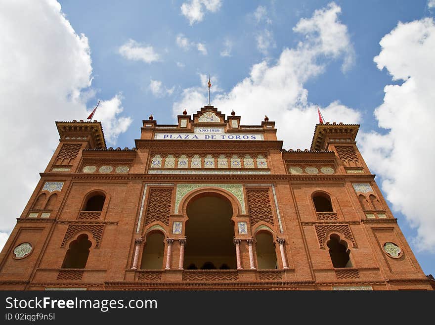 An image of plaza de toros (place of toros) in madrid, spain