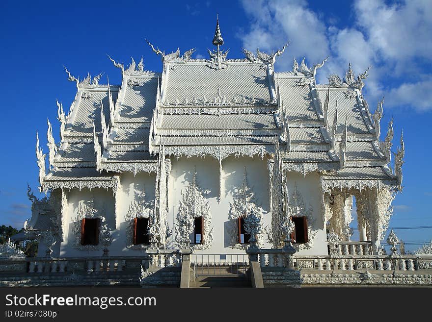 Wat rong khun