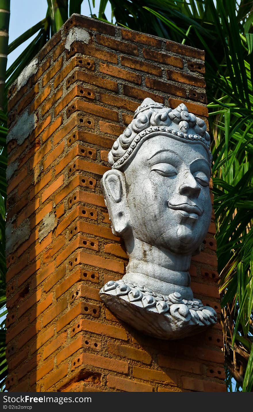 Thai sculpture on the wall