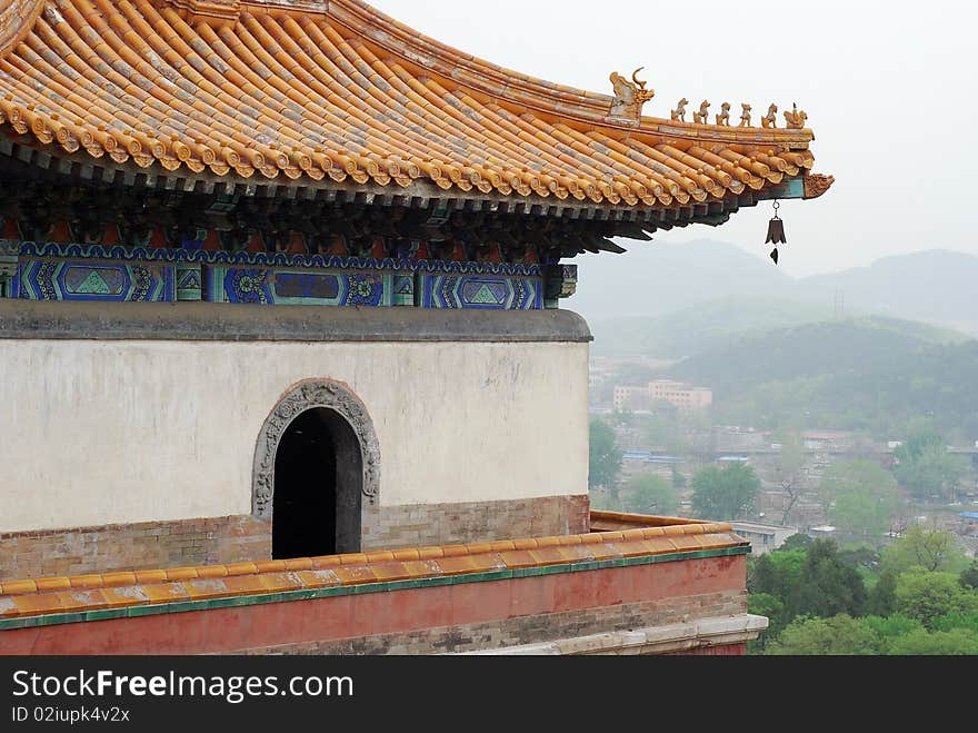 This is a roof line of a traditional styled Chinese building. This is a roof line of a traditional styled Chinese building.