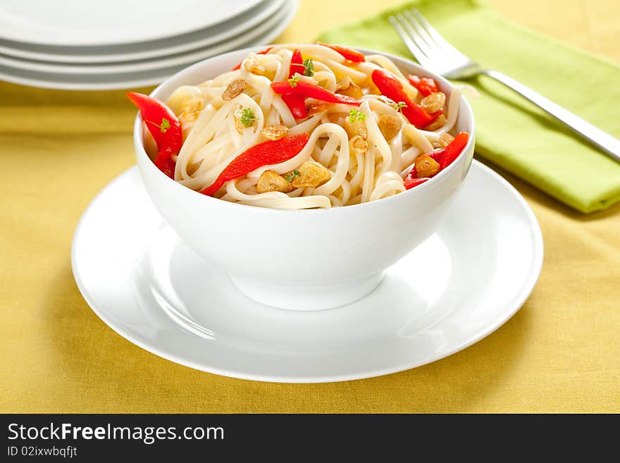 Spaghetti bowl with garlic and red pepper