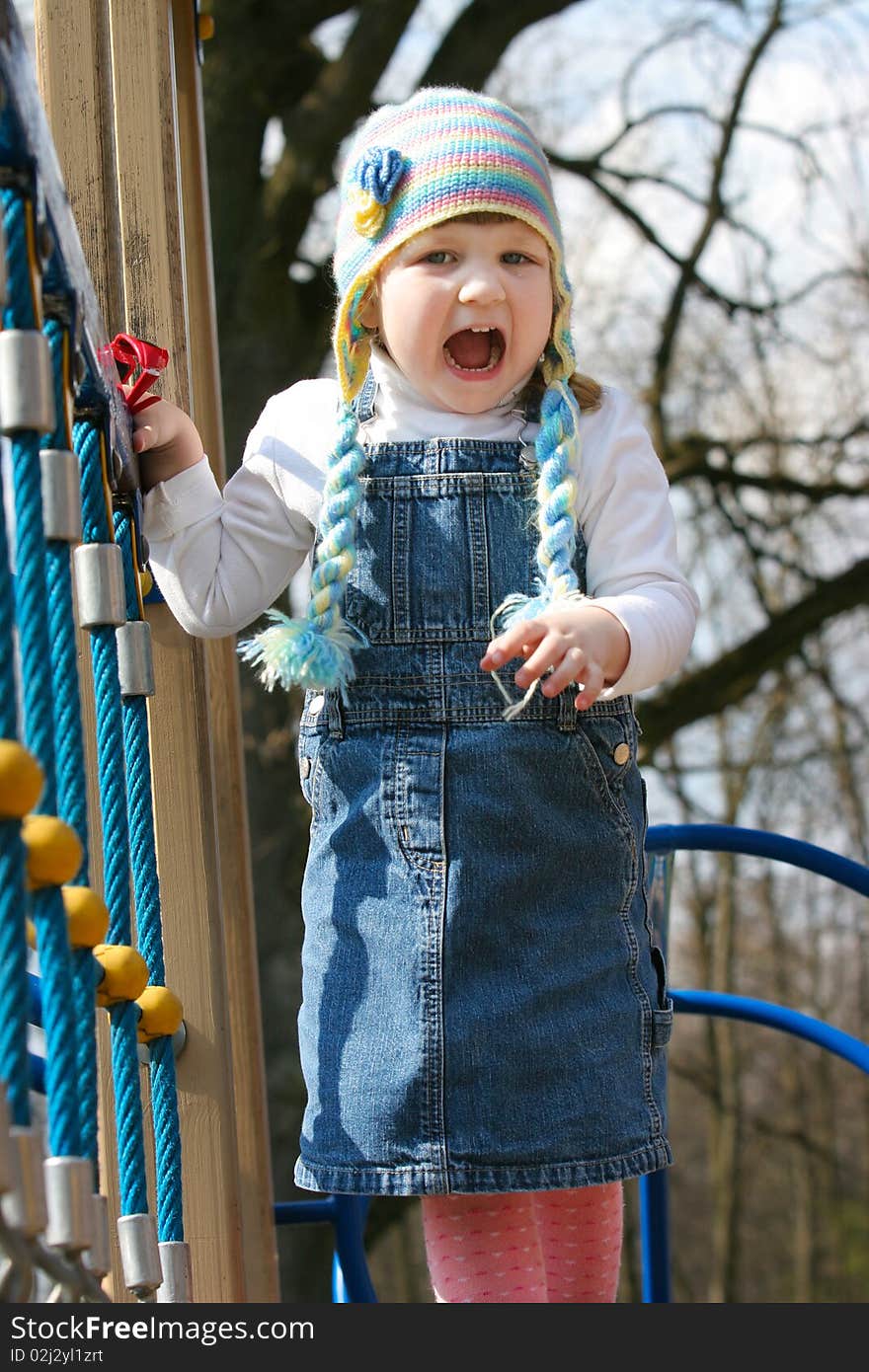 Child take a wolk in park