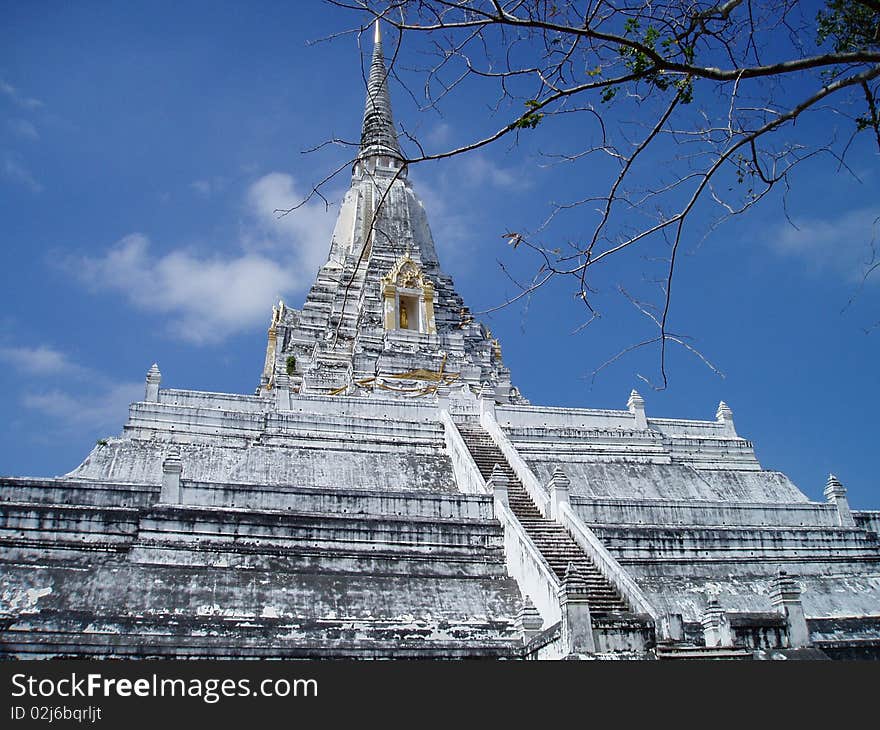 The golden moutain pagoda