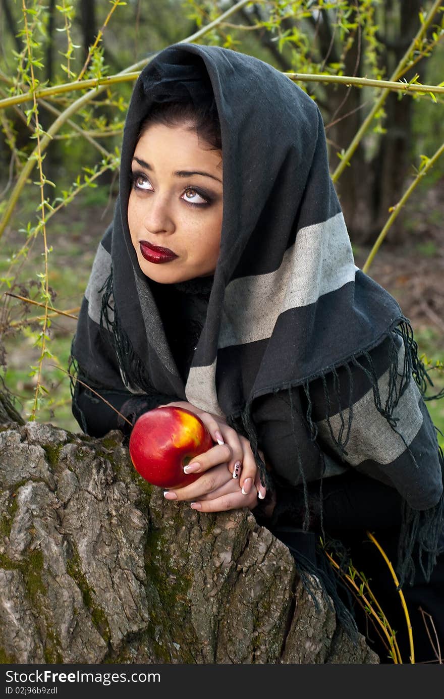 Stepmother casts a spell over the apple poison