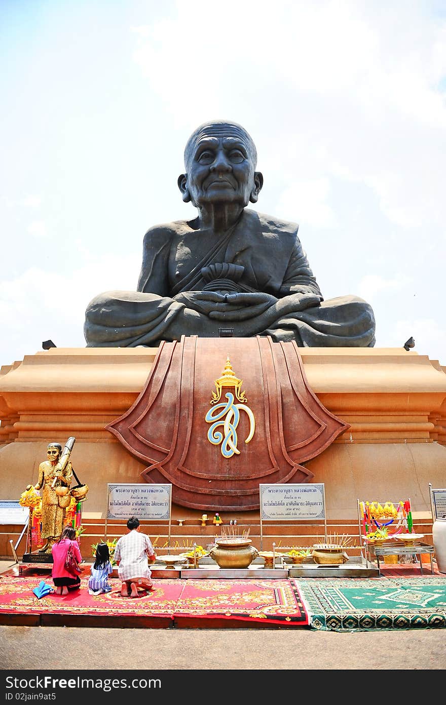 People always pray in buddha with sculpture. People always pray in buddha with sculpture