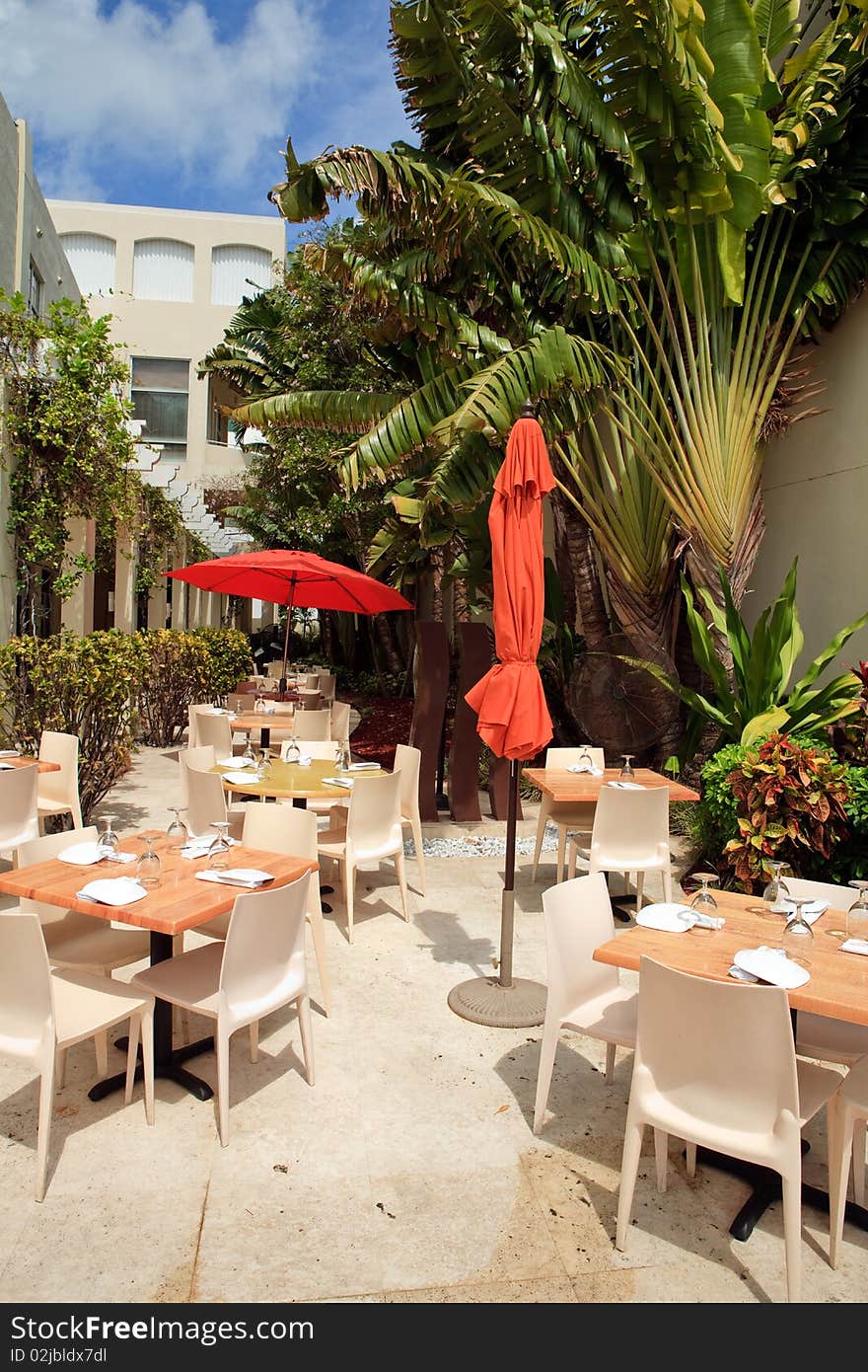 South Beach Outdoor Alley Restaurant. South Beach Outdoor Alley Restaurant