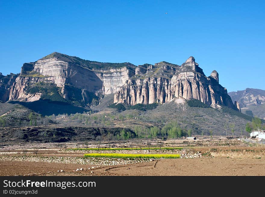 This is taken in banshan in shanxi province of china, cliff of banshan appears very sharp and straightly. This is taken in banshan in shanxi province of china, cliff of banshan appears very sharp and straightly