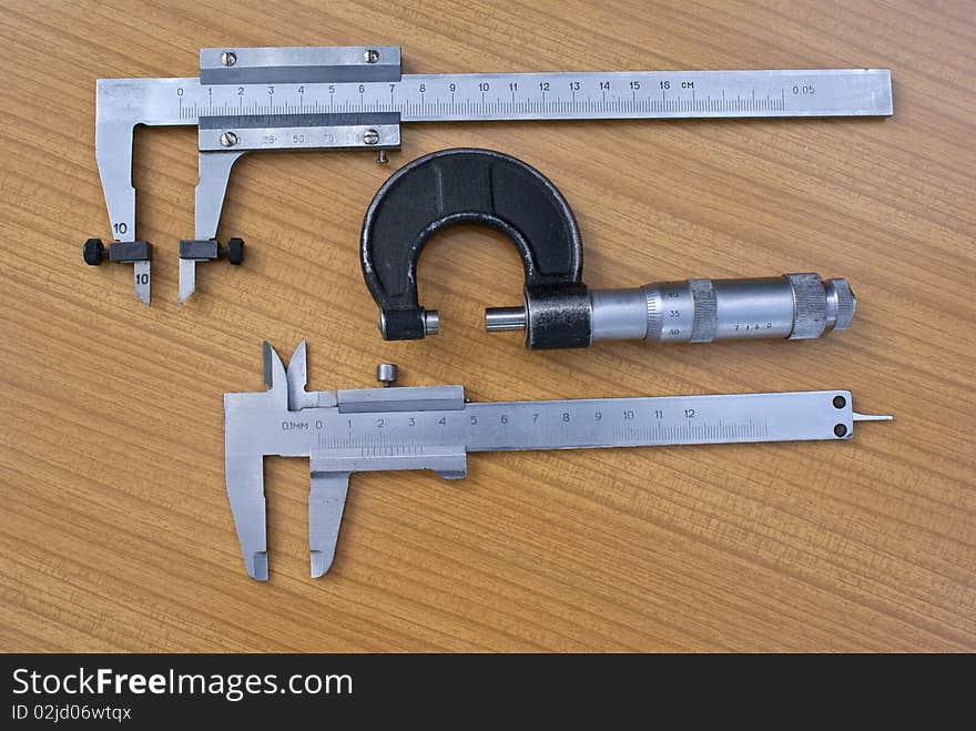 Measuring instrument assign for part sensing and size process surface